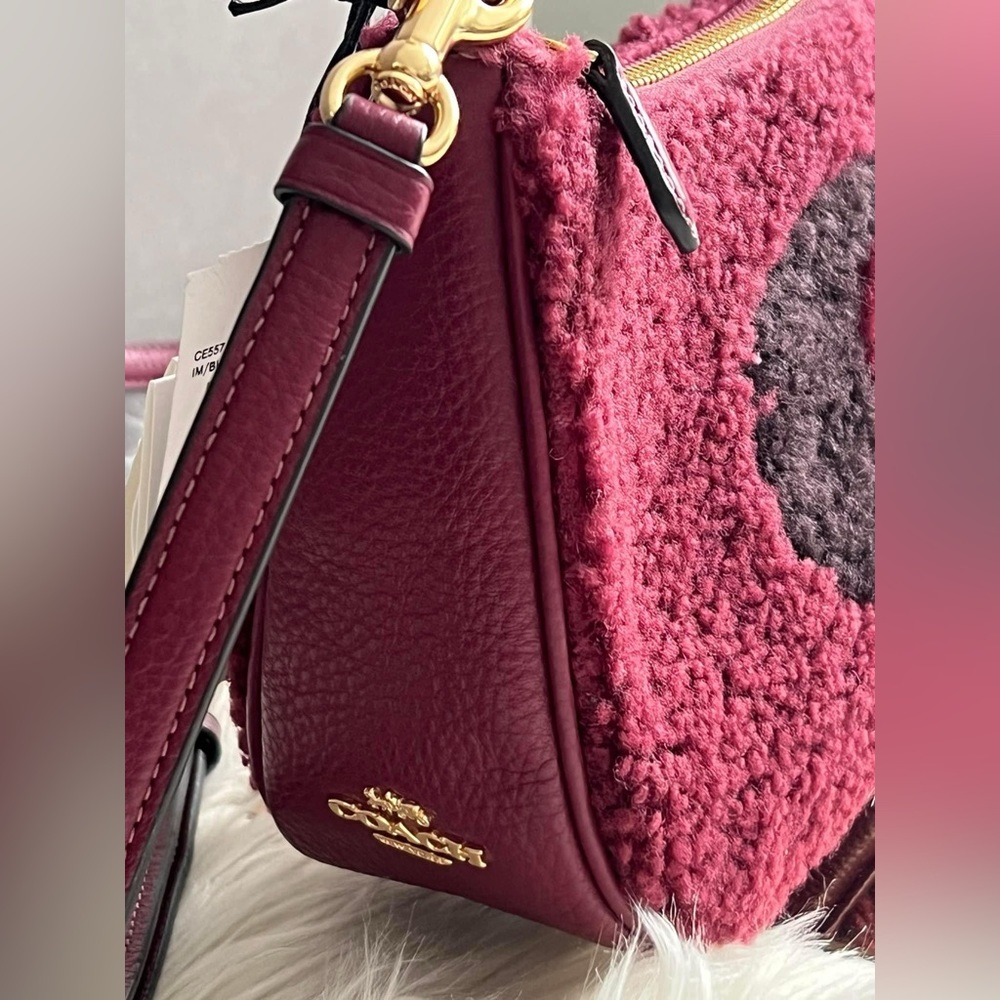 CE557 - Coach Teri Shoulder Bag with Coach Motif - Picture 4 of 14